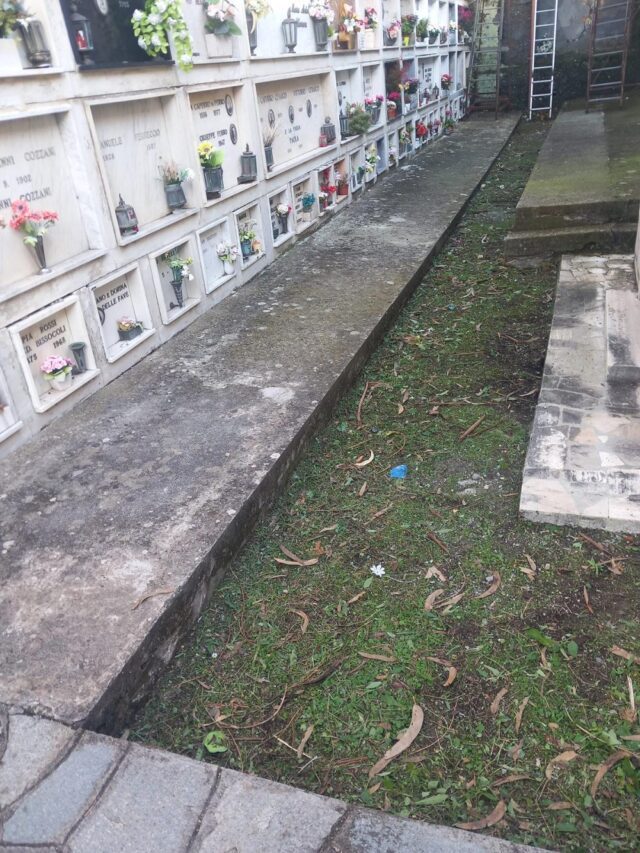 Recco, celebrazione del 2 novembre: pulizie nelle aree cimiteriali Recco, celebrazione del 2 novembre: pulizie nelle aree cimiteriali