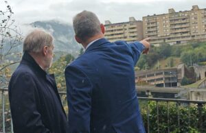 Marco Bucci ha visitato stamane la collina genovese di Begato Marco Bucci ha visitato stamane la collina genovese di Begato, il candidato presidente di Regione Liguria, ha visionato il quartiere