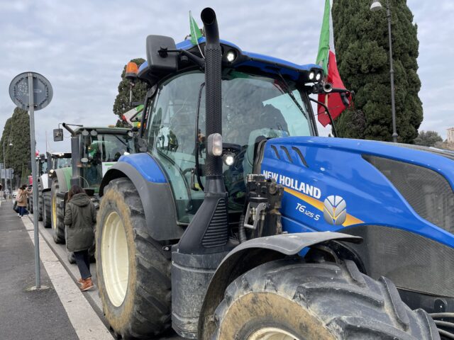 Liguria, agricoltori critici sulle norme “ecologiche” Sondaggio Caa Unsic tra Gli agricoltori propri associati Liguria, agricoltori critici sulle norme “ecologiche” Sondaggio Caa Unsic tra Gli agricoltori propri associati