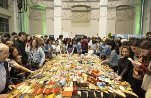 Librokilo torna a Genova: libri a 10 € al chilo, sostenibilità e cultura Librokilo 2025 torna a Genova: libri a 10 euro al chilo a Palazzo Ducale