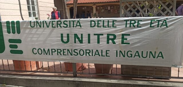 striscione unitre