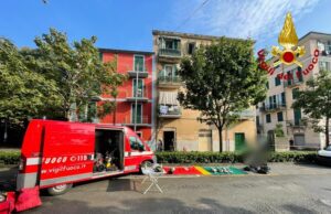 A fuoco quadri elettrici, evacuato stabile alla Spezia A fuoco quadri elettrici, evacuato stabile alla Spezia