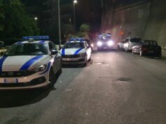 Ruba una Mercedes a San Fruttuoso, si ribalta e fugge a piedi: è caccia all’uomo Ruba una Mercedes a San Fruttuoso, si ribalta e fugge a piedi: è caccia all’uomo