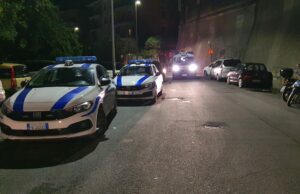 Ruba una Mercedes a San Fruttuoso, si ribalta e fugge a piedi: è caccia all’uomo Ruba una Mercedes a San Fruttuoso, si ribalta e fugge a piedi: è caccia all’uomo