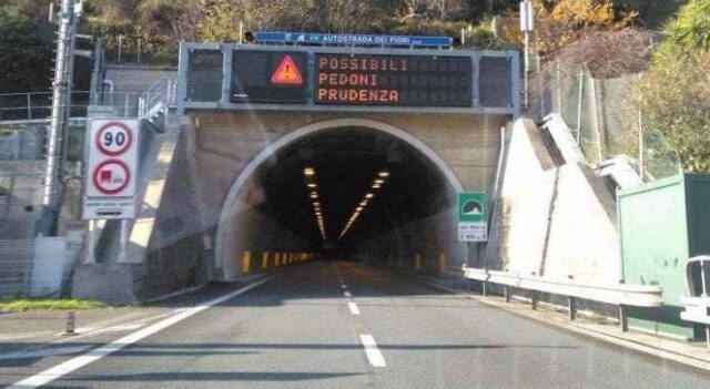 autostrada pedoni a10