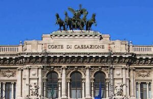 Abusò di ex allievo 15enne, bidello genovese condannato a 3 anni e 4 mesi Delitto del trapano: carrozziere non andrà in carcere