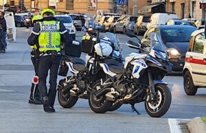 Sampierdarena, camion perde gasolio: traffico in tilt Sampierdarena, camion perde gasolio: traffico in tilt