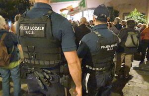 Genova, maxi blitz antidroga della Polizia locale: 20 arresti e 32 indagati tra Centro storico e Sampierdarena Genova, maxi blitz antidroga della Polizia Locale: 20 arresti e 32 indagati tra centro storico e Sampierdarena