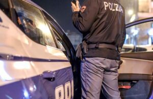 Via Chiodo, 37enne di Castelletto nasconde droga in casa: denunciato Giovane viene rapinato a Sottoripa e riceve una testata da un tunisino