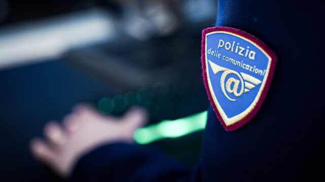 La Polizia Postale contro lo sfruttamento sessuale dei bambini La Polizia Postale contro lo sfruttamento sessuale dei bambini