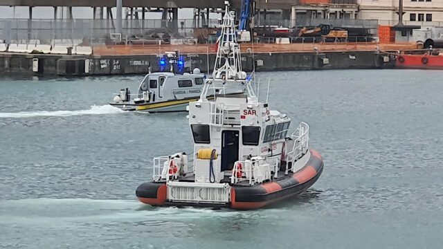 Marittimo cade a bordo di una nave nel porto di Genova Marittimo cade a bordo di una nave nel porto di Genova