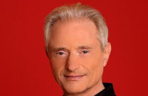 Amedeo Minghi live a Sanremo il 13 dicembre Amedeo Minghi live a SANREMO il 13 Dicembre, l'artista è tornato con un nuovo album dopo 8 anni di silenzio