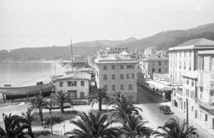 Varazze nei secoli, da Ad navalia a Varaggio, e ancora Varagine Varazze nei secoli, da Ad navalia a Varaggio, e ancora Varagine