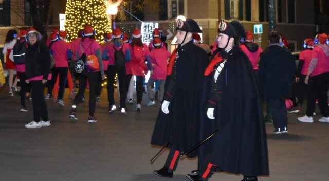 carabinieri natale Genova, shopping natalizio sicuro anche con i carabinieri in alta uniforme