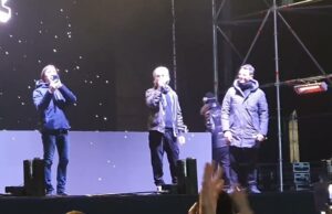 TriCapodanno a Genova: Albertino & soci riempiono De Ferrari TriCapodanno a Genova: Albertino & soci riempiono De Ferrari