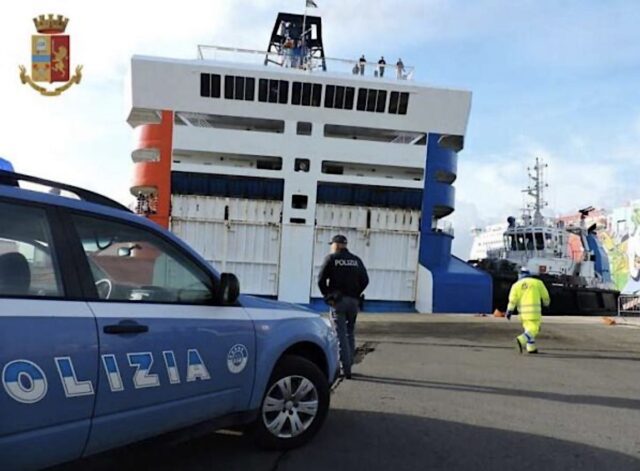 Controlli della Polizia nel Porto di Genova: sequestrata Audi A7 rubata in Svezia Controlli della Polizia nel Porto di Genova: sequestrata Audi A7 rubata in Svezia