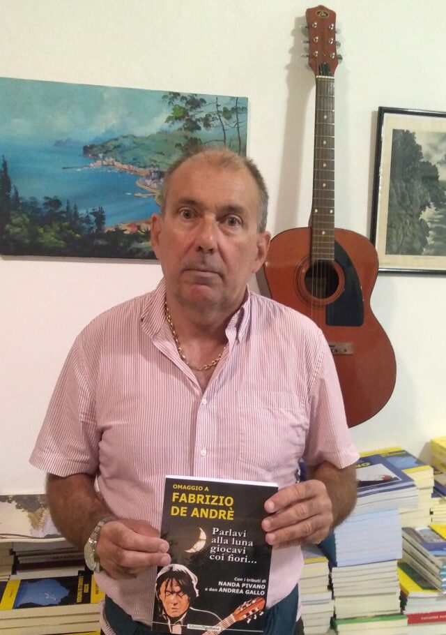 Il poeta Mario Sciacca, riceve un attestato di riconoscimento Il poeta Mario Sciacca, riceve un attestato di riconoscimento