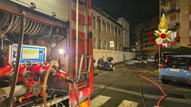 Tragedia a Sestri Ponente, a fuoco appartamento: un morto e quattro persone intossicate