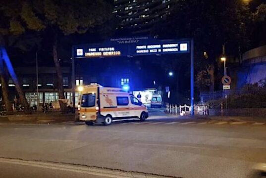 Staglieno: giovane donna si schianta contro un tir, traffico in tilt Staglieno: giovane donna si schianta contro un tir, traffico in tilt