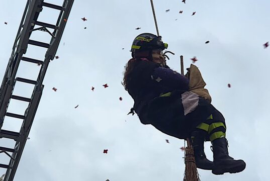 Perché la Befana si chiama così e perché arriva il 6 gennaio: storia, tradizione e leggenda della vecchina Perché la Befana si chiama così e perché arriva il 6 gennaio: storia, tradizione e leggenda della vecchina