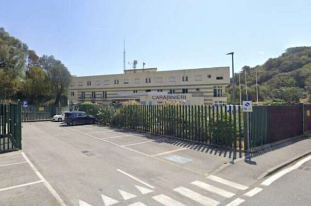 Arenzano, anziano derubato da venditore di fiori: arrestato dai Carabinieri fuori servizio Arenzano, anziano derubato da venditore di fiori: arrestato dai Carabinieri fuori servizio