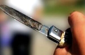 Coltello alla gola per rapinare un rider: arrestato 18enne a San Fruttuoso Coltello alla gola per rapinare un rider: arrestato 18enne a San Fruttuoso