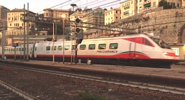 frecciabianca brignole Liguria, guasti alla ferrovia: treni in ritardo fino a 80 minuti
