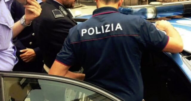 polizia e polizia locale Controlli nei Bed and Breakfast del Centro Storico a Genova
