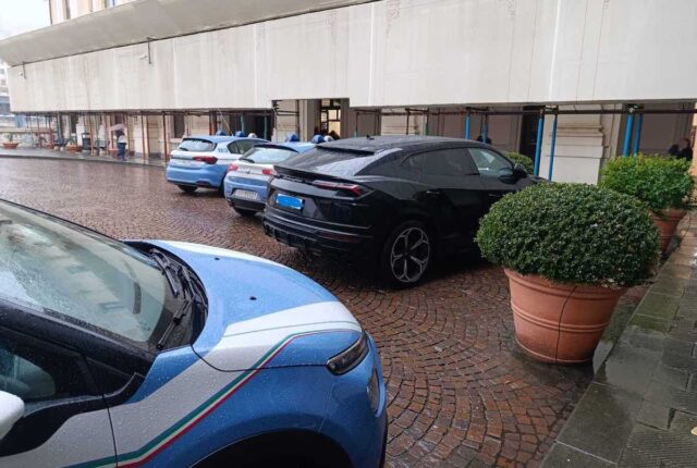 Porto di Genova, denunciato libico con Lamborghini rubata Porto di Genova, denunciato libico con Lamborghini rubata