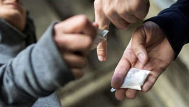 Genova, controlli antidroga: due denunce e una sanzione