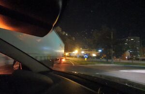 Tir incastrato a Genova Campi: traffico in tilt e strade chiuse dopo l’incidente Tir incastrato a Genova Campi: traffico in tilt e strade chiuse dopo l’incidente