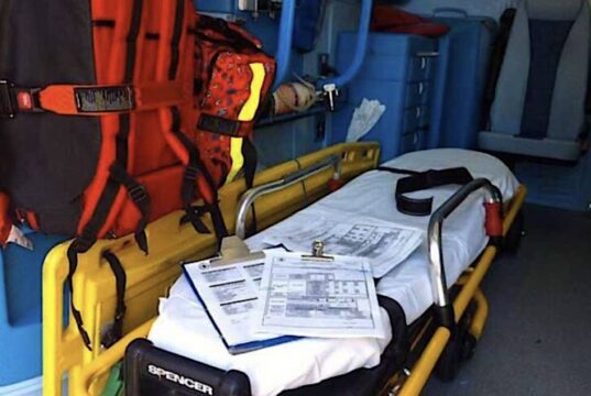 Pontedecimo, pedone travolto da un camion: vittima 70enne Pontedecimo, pedone travolto da un camion: vittima 70enne