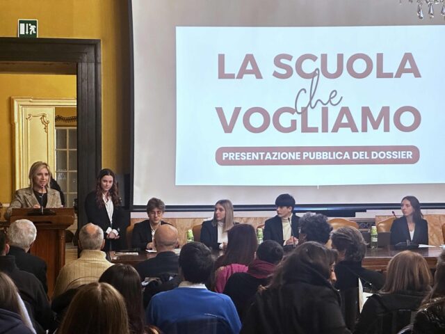 Gli studenti presentano il dossier: La scuola che vogliamo