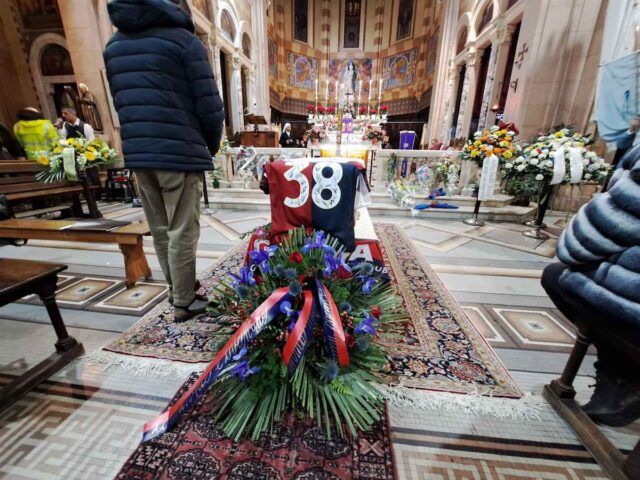 Genova dice addio a Padre Mauro Genova dice addio a Padre Mauro