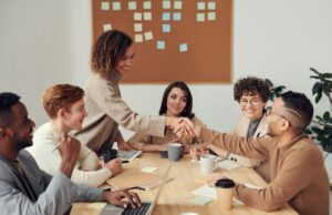 Quale esperienza è più utile per iniziare la carriera: freelance o stage? Quale esperienza è più utile per iniziare la carriera: freelance o stage?