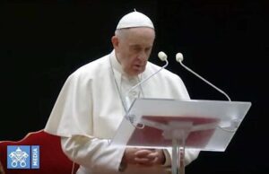 Papa Francesco ricoverato al Gemelli per accertamenti e cure alla bronchite Papa Francesco, aggiornamenti dal Gemelli: Il cuore regge bene