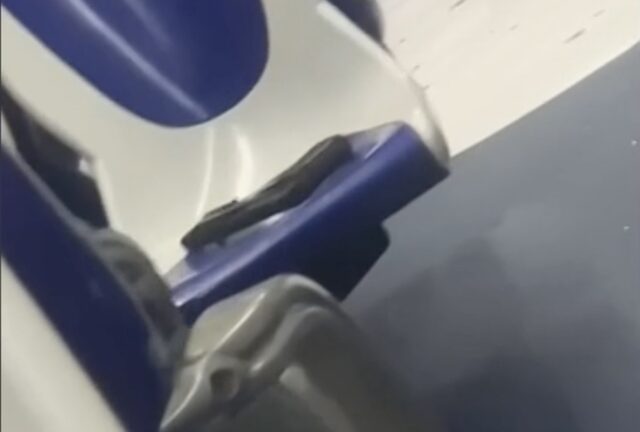 Minaccia con pistola su autobus a Genova: il video diventa virale sui social