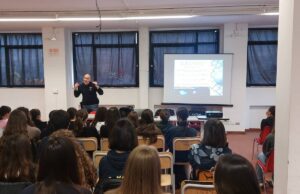 La Spezia, la Polizia insieme agli studenti nelle scuole La Spezia, la Polizia insieme agli studenti nelle scuole