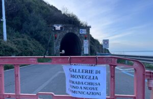 Gallerie di Moneglia, domani sopralluogo tecnico con i sindaci Gallerie di Moneglia, domani sopralluogo tecnico con i sindaci