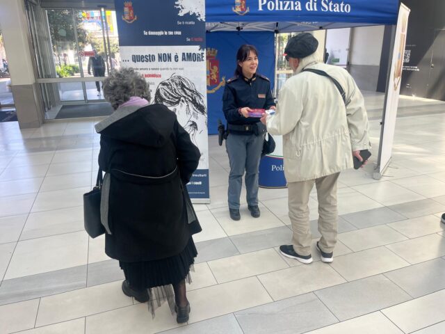 La Polizia di Stato alla Fiumara nella Giornata Internazionale della Donna”