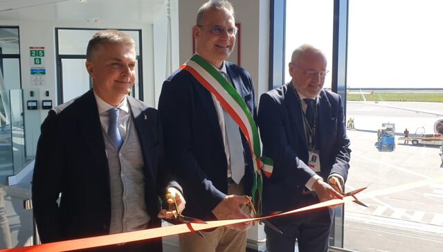 Inaugurata la nuova ala est dell’Aeroporto di Genova Inaugurata la nuova ala est dell’Aeroporto di Genova