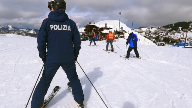 Prato Nevoso: Commissario di Savona salva otto bambini in difficoltà sulle piste da sci