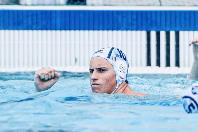 pro Recco Larsen foto Schenone Waterpolo Serie A1: Pro Recco ribalta il Posillipo e vince 11-8