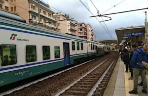 Genova, persona travolta da un treno a Quarto: circolazione ferroviaria sospesa tra Quarto e Nervi Stazione di Genova Quarto, incidente ferroviario: persona investita dal treno