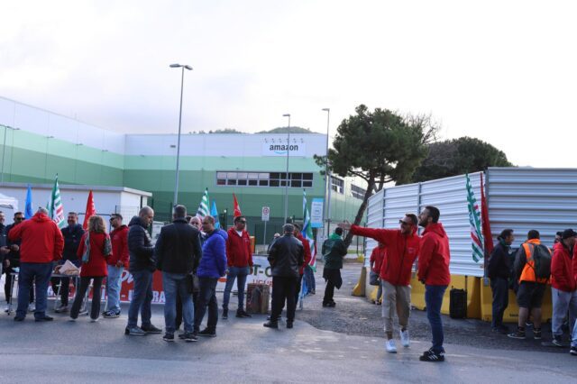 Sciopero dei corrieri Amazon della filiera ultimo miglio Sciopero dei corrieri Amazon della filiera ultimo miglio