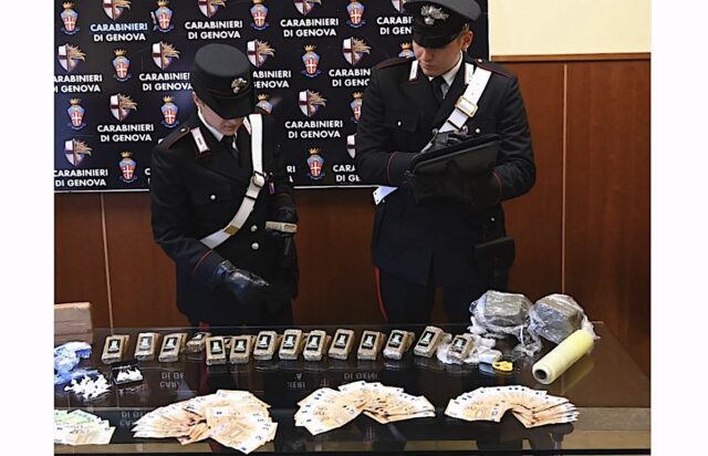 Blitz dei Carabinieri a Oregina: sequestrati oltre 2 chili di cocaina e 3 di hashish