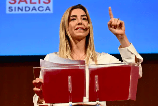 Salis: ogni giorno sui social c’è chi mi chiama puttana. Anziché incapace