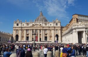 Morte di Papa Francesco: proclamato lutto nazionale di cinque giorni Morte di Papa Francesco: proclamato lutto nazionale di cinque giorni