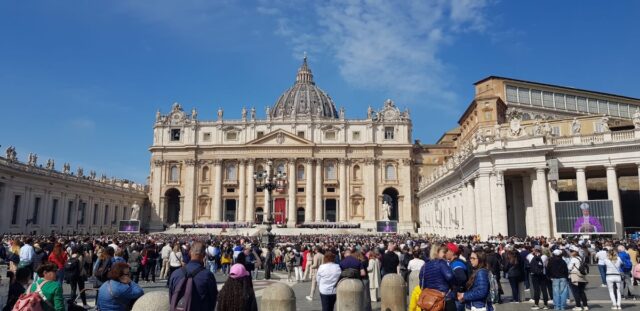 Morte di Papa Francesco: proclamato lutto nazionale di cinque giorni Morte di Papa Francesco: proclamato lutto nazionale di cinque giorni