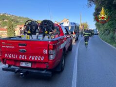 Casanova Lerrone, auto si cappotta: intervengono i Vigili del Fuoco Casanova Lerrone, auto si cappotta: intervengono i Vigili del Fuoco